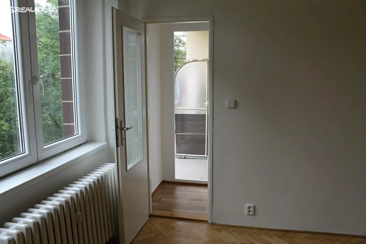 Pronájem bytu 1+kk 29 m², Jakutská, Praha 10 - Vršovice