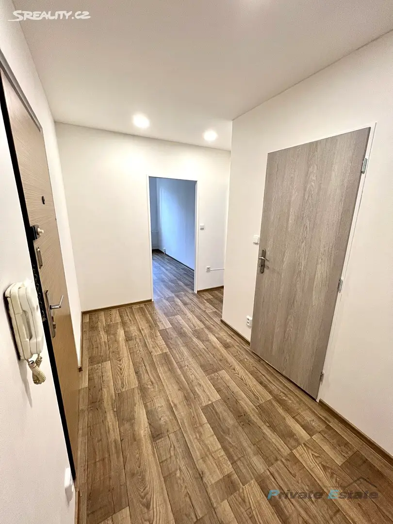 Pronájem bytu 2+kk 44 m², Nevanova, Praha 6 - Řepy