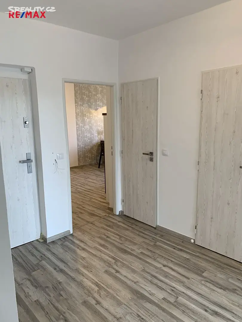 Pronájem bytu 4+kk 77 m², kpt. Nálepky, Pardubice - Zelené Předměstí