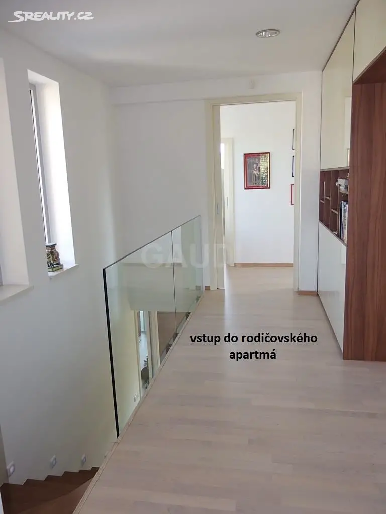 Pronájem  rodinného domu 260 m², pozemek 800 m², Praha 5