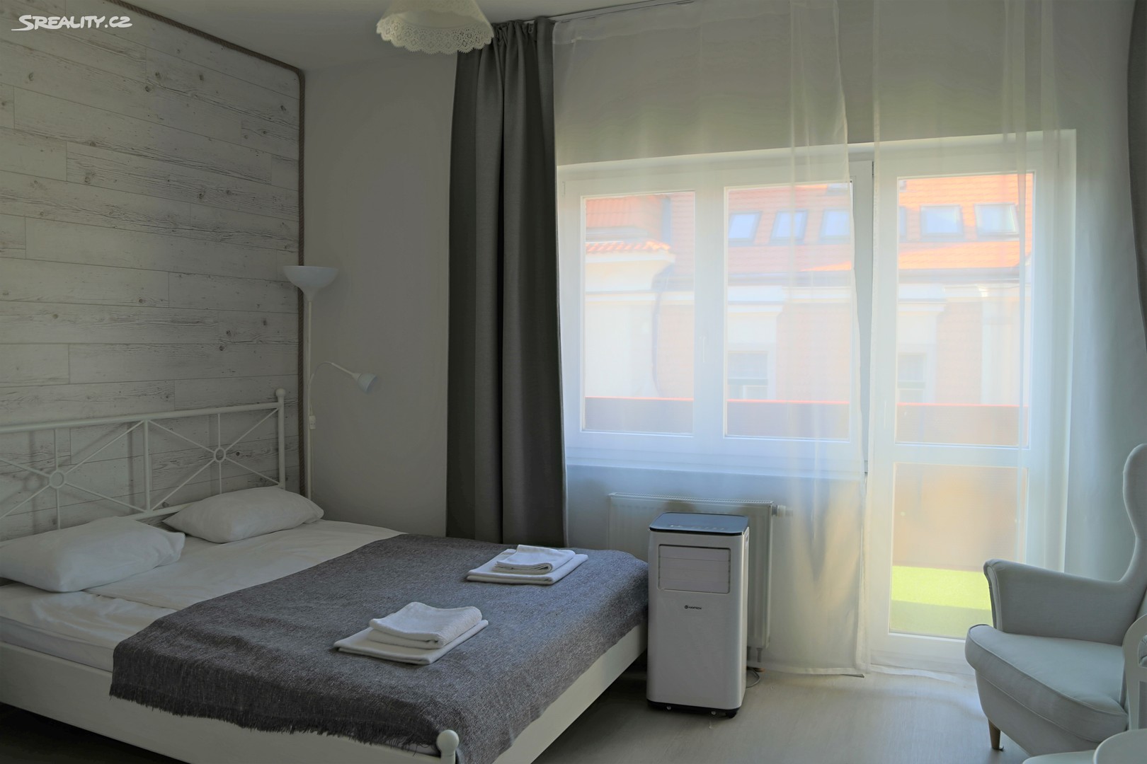 Pronájem bytu 2+1 55 m², Na Zbořenci, Praha 2 - Nové Město