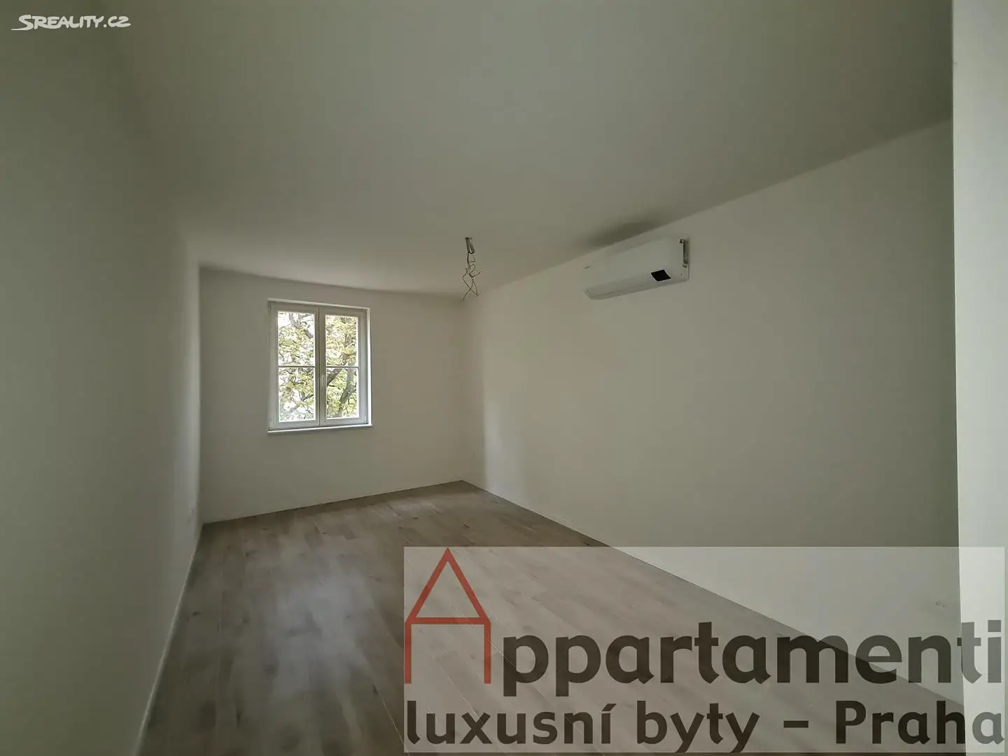 Prodej bytu 2+kk 48 m² (Podkrovní), Mánesova, Praha 2 - Vinohrady