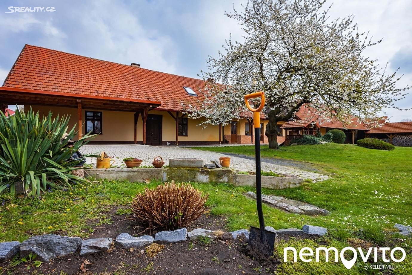 Prodej  vícegeneračního domu 199 m², pozemek 2 013 m², Odřepsy, okres Nymburk