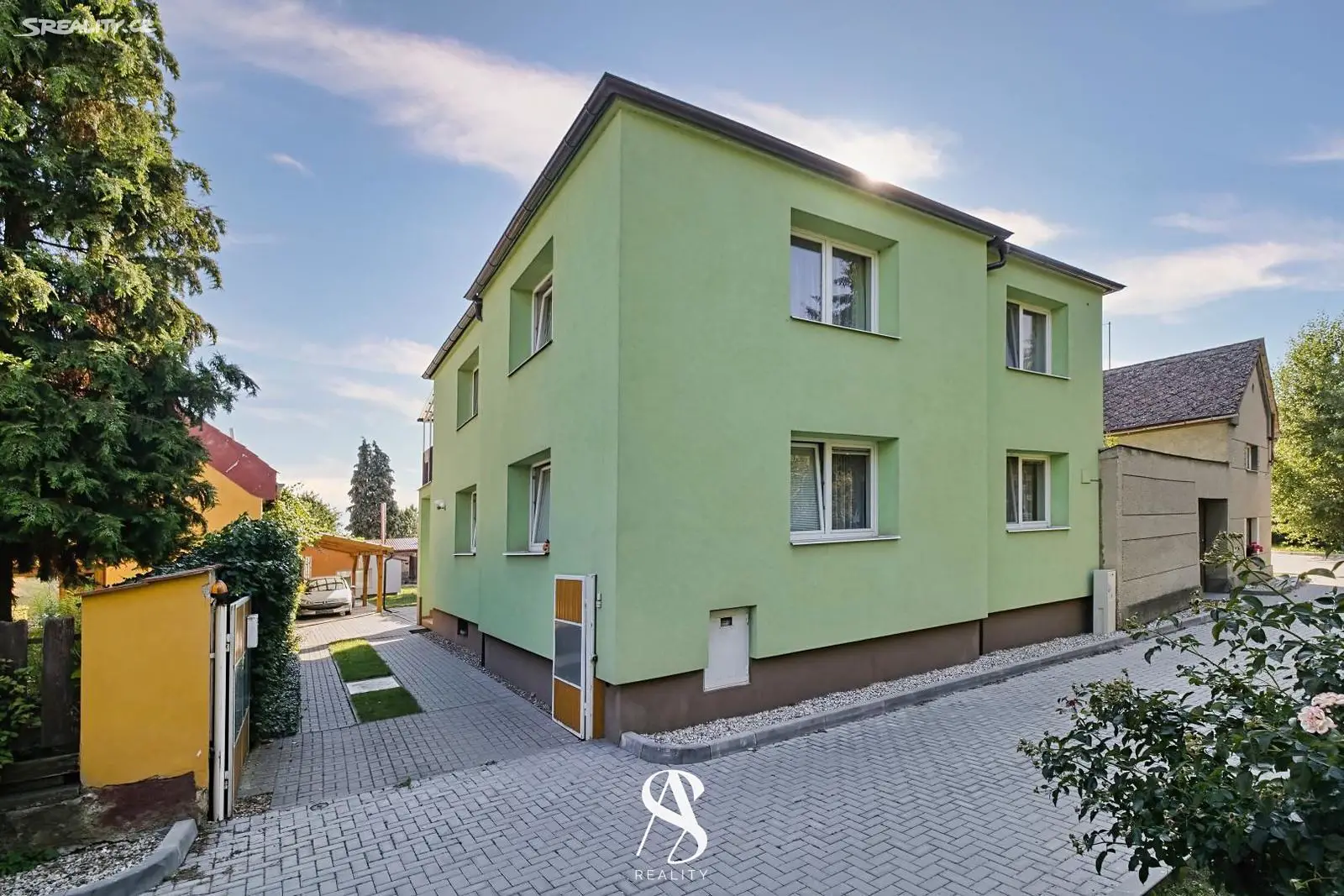 Prodej  rodinného domu 303 m², pozemek 1 002 m², Liboš, okres Olomouc