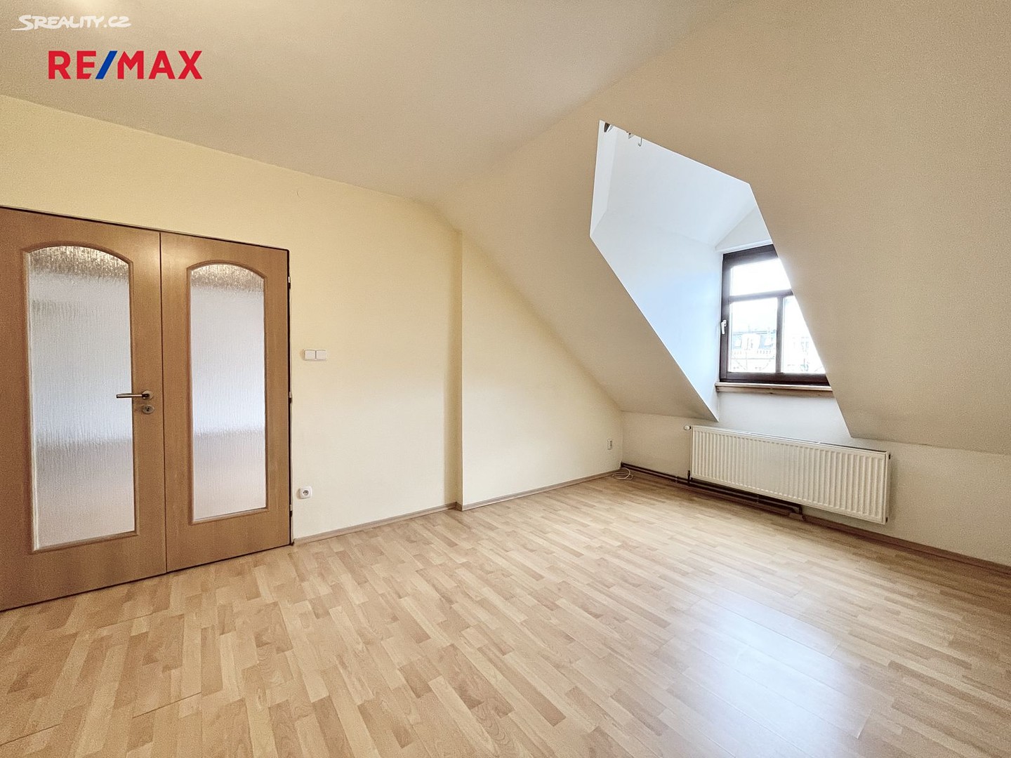 Pronájem bytu 2+1 80 m², nám. Sokolovské, Liberec - Liberec II-Nové Město