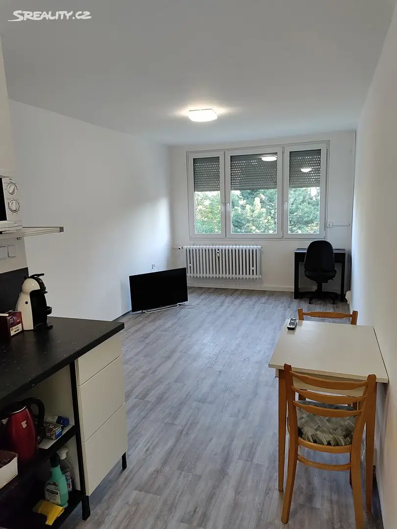 Pronájem bytu 2+kk 41 m², Nedvězská, Praha 10 - Strašnice