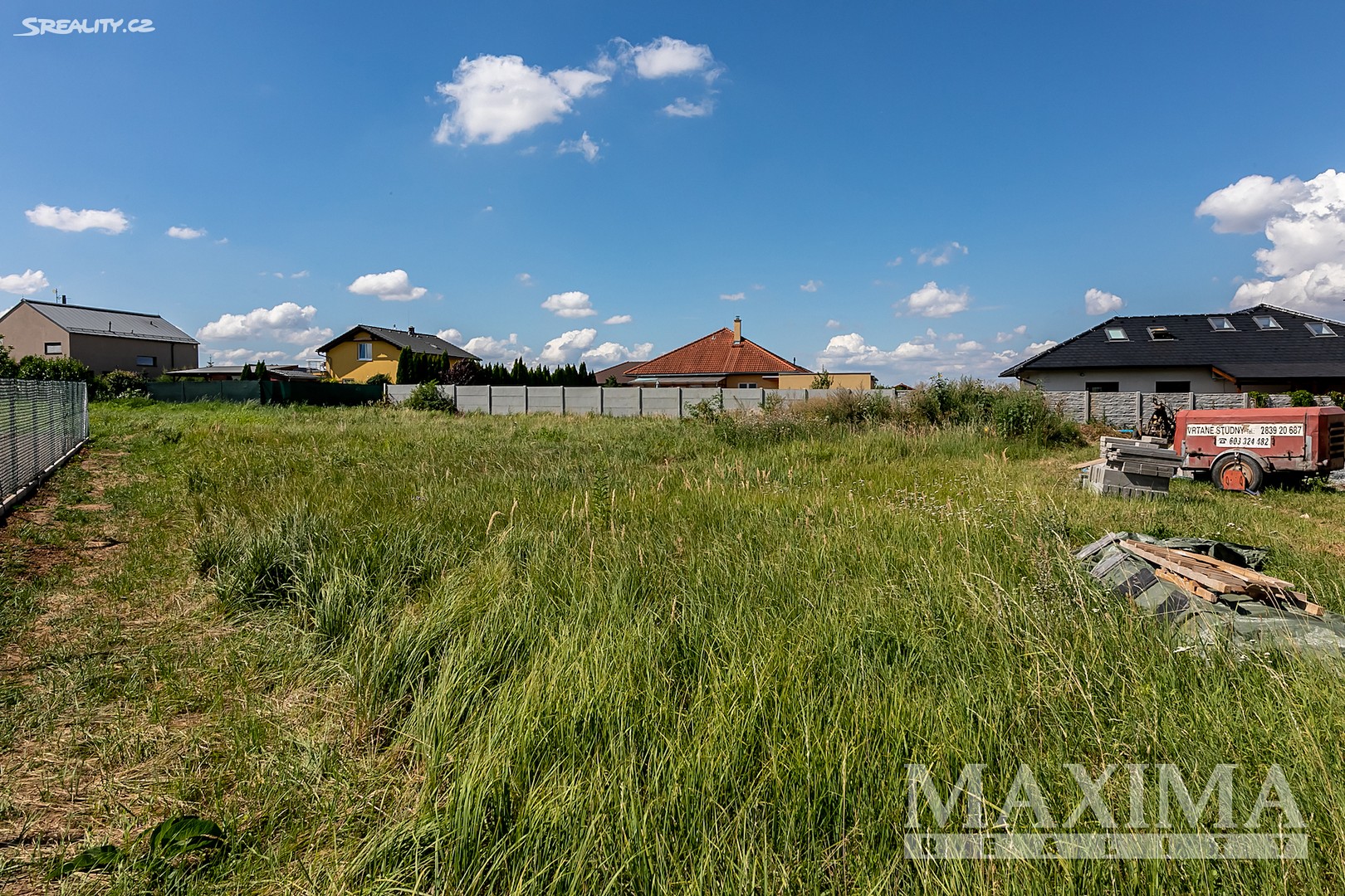 Prodej  pozemku 1 092 m², Křenice, okres Praha-východ