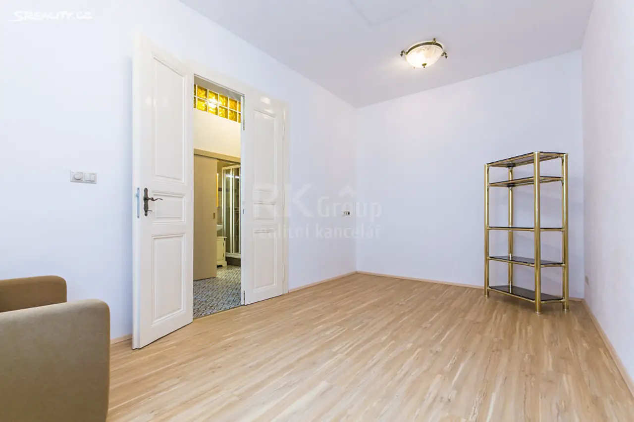 Pronájem bytu 1+1 38 m², Na Neklance, Praha 5 - Smíchov