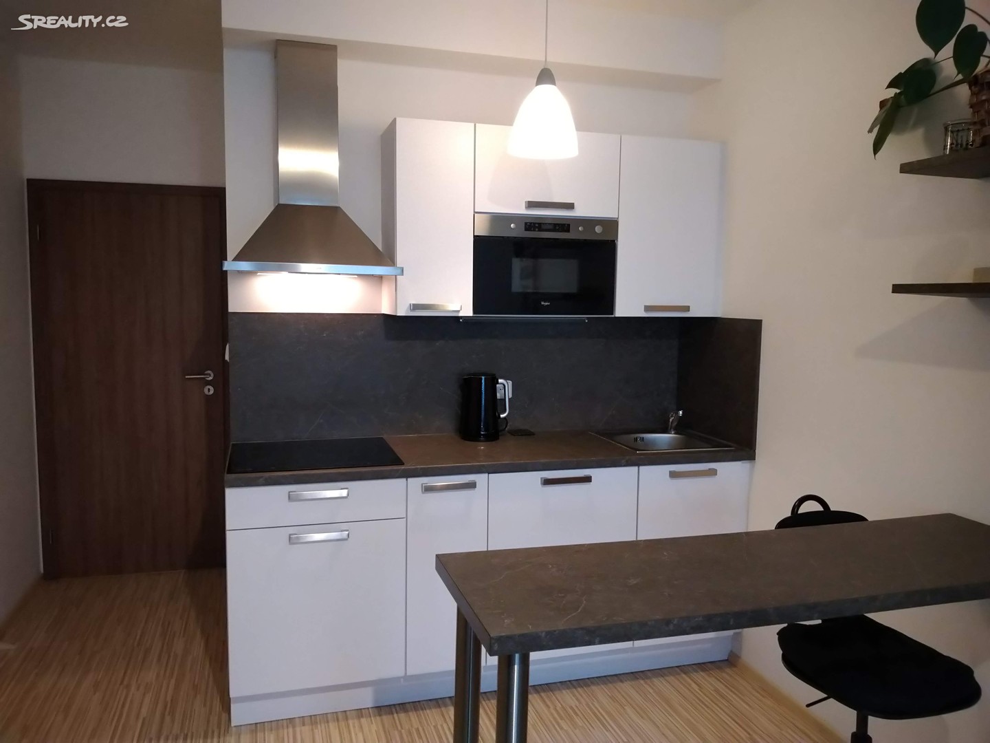 Pronájem bytu 1+kk 27 m², Zakšínská, Praha 9 - Střížkov