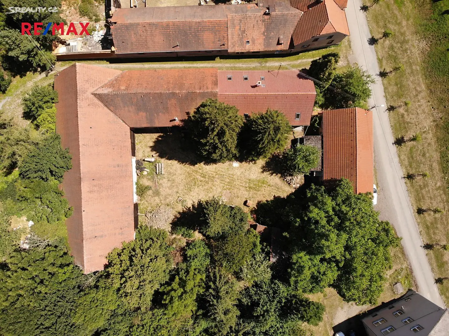 Prodej  zemědělské usedlosti 800 m², pozemek 3 300 m², Kočín, okres Plzeň-sever
