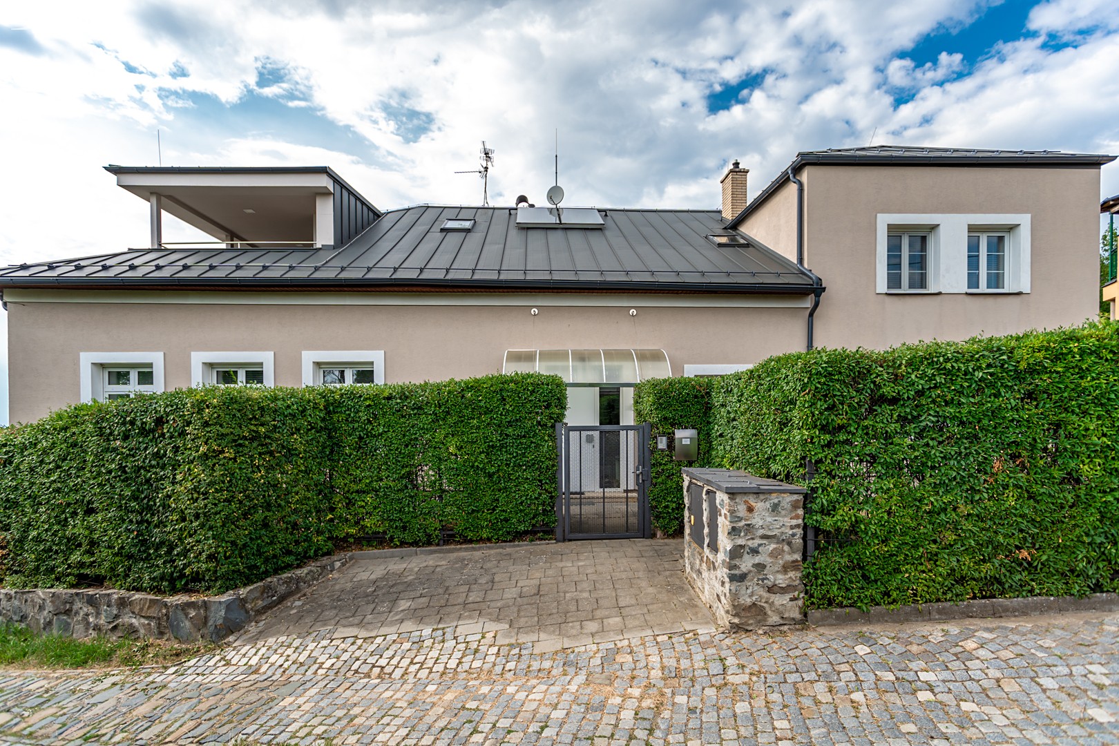 Pronájem  rodinného domu 480 m², pozemek 846 m², Samotišky, okres Olomouc