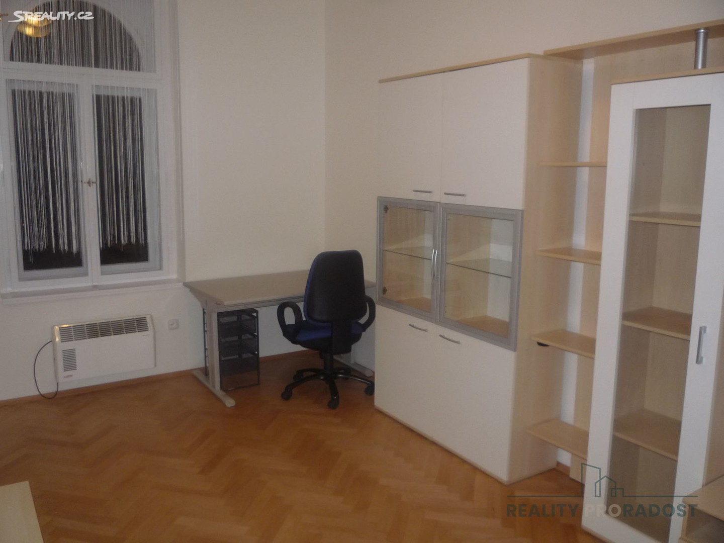 Pronájem bytu 2+1 65 m², U Trojice, Praha 5 - Smíchov