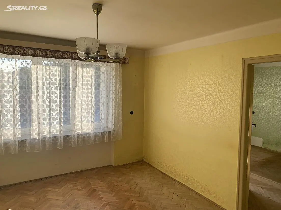 Prodej bytu 2+1 50 m², Holoubkov, okres Rokycany