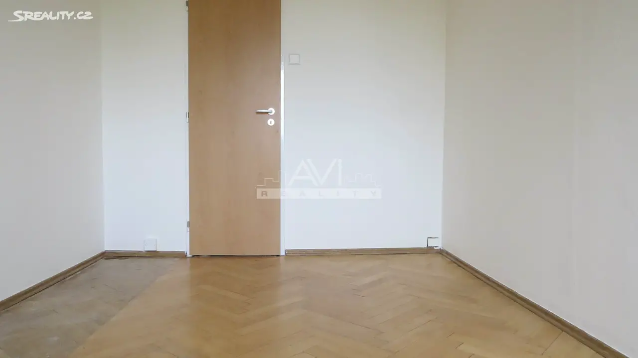 Prodej bytu 3+1 56 m², Hrusická, Praha 4 - Záběhlice