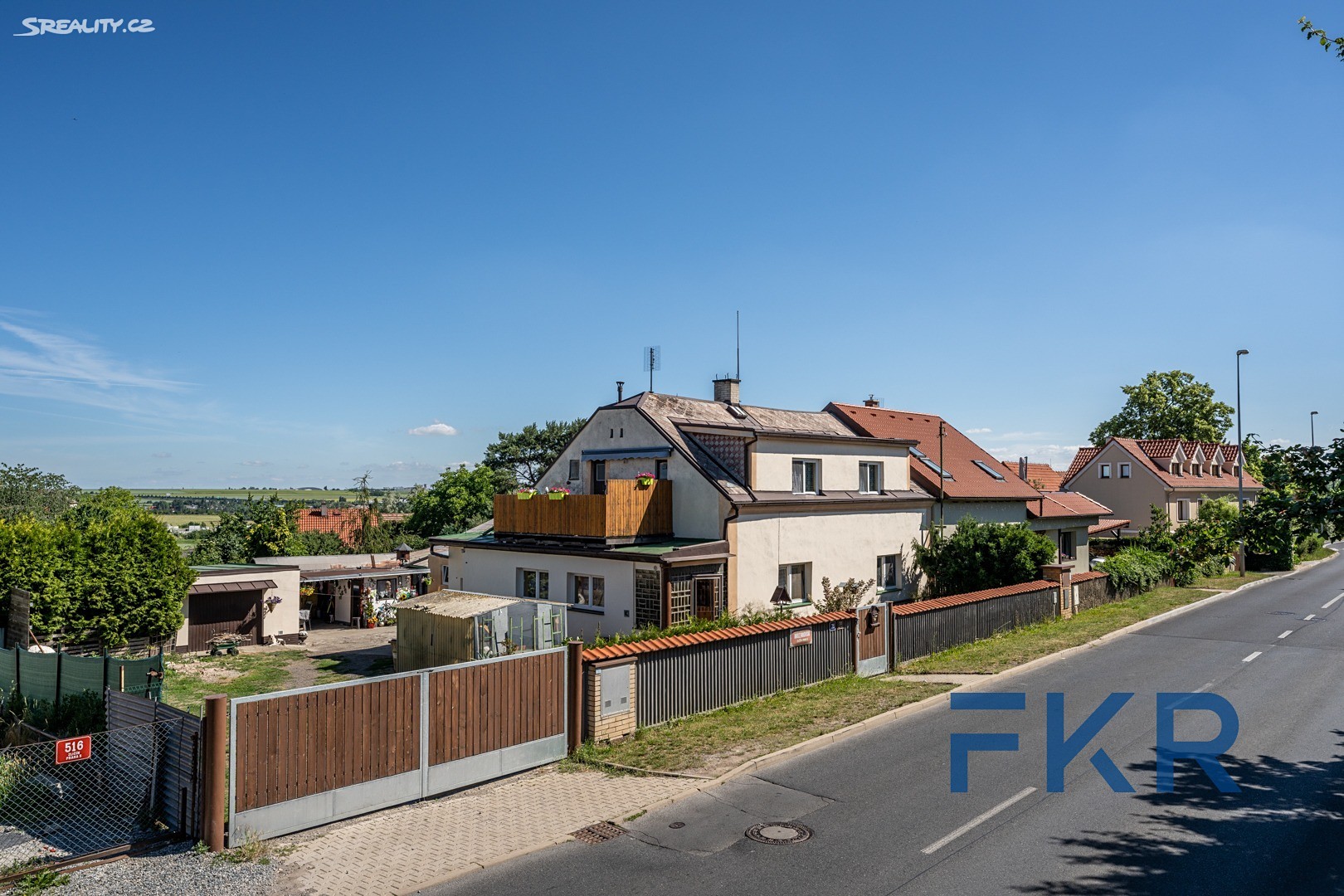 Prodej  stavebního pozemku 1 651 m², Hrozenkovská, Praha 5 - Zličín