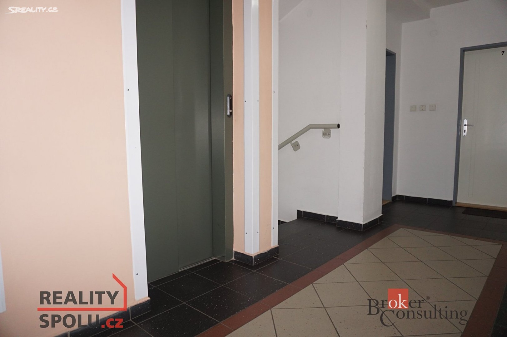 Pronájem bytu 1+kk 32 m², Plzeň - Jižní Předměstí, okres Plzeň-město
