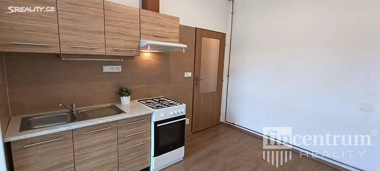 Pronájem bytu 1+kk 28 m², Tylova, Plzeň - Jižní Předměstí