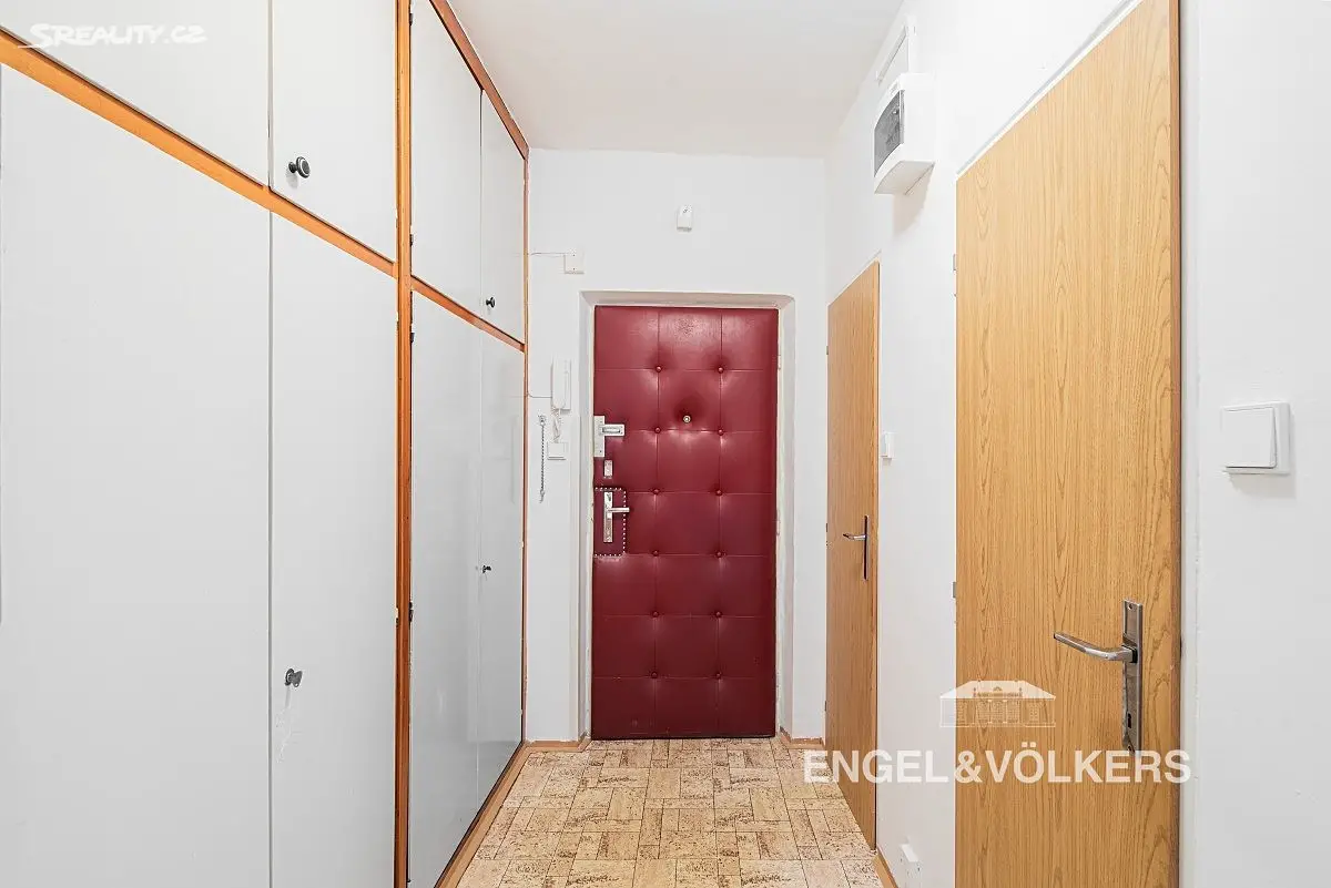 Pronájem bytu 2+1 57 m², Káranská, Praha 10 - Malešice