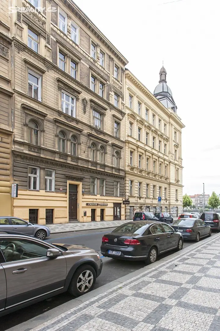 Pronájem bytu 2+1 75 m², Trojanova, Praha 2 - Nové Město