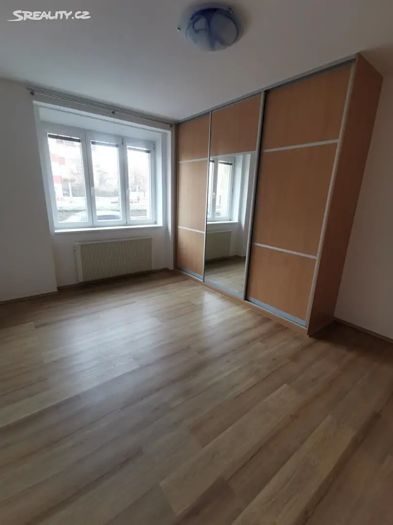 Pronájem bytu 2+kk 42 m², V olšinách, Praha 10 - Strašnice