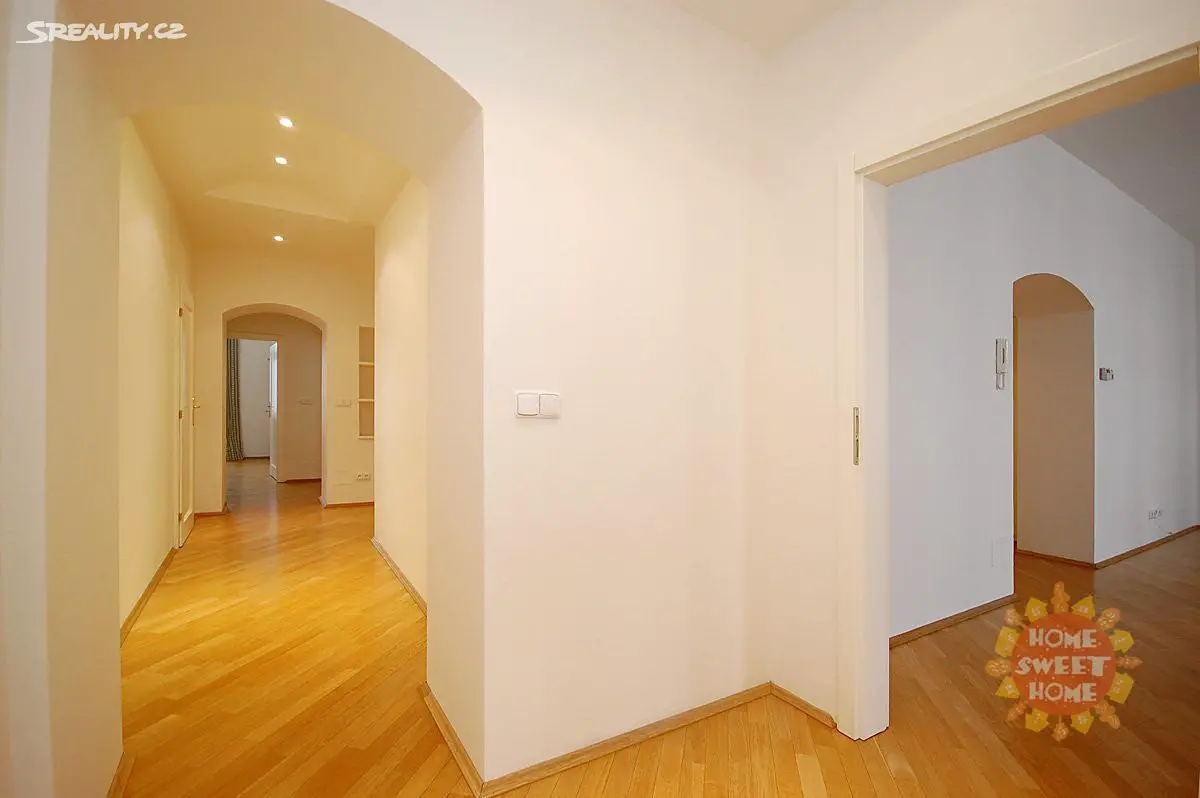 Pronájem bytu 3+1 104 m², Odborů, Praha 2 - Nové Město