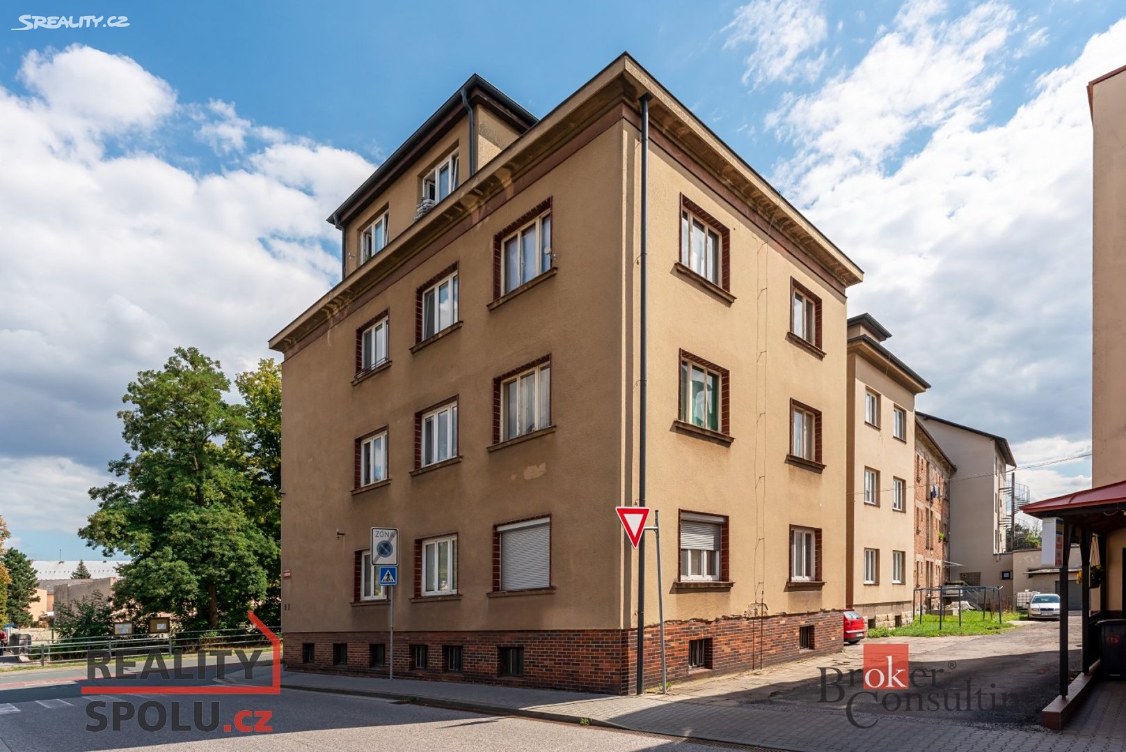 Prodej bytu 2+1 74 m², nábřeží Benešovo, Dvůr Králové nad Labem