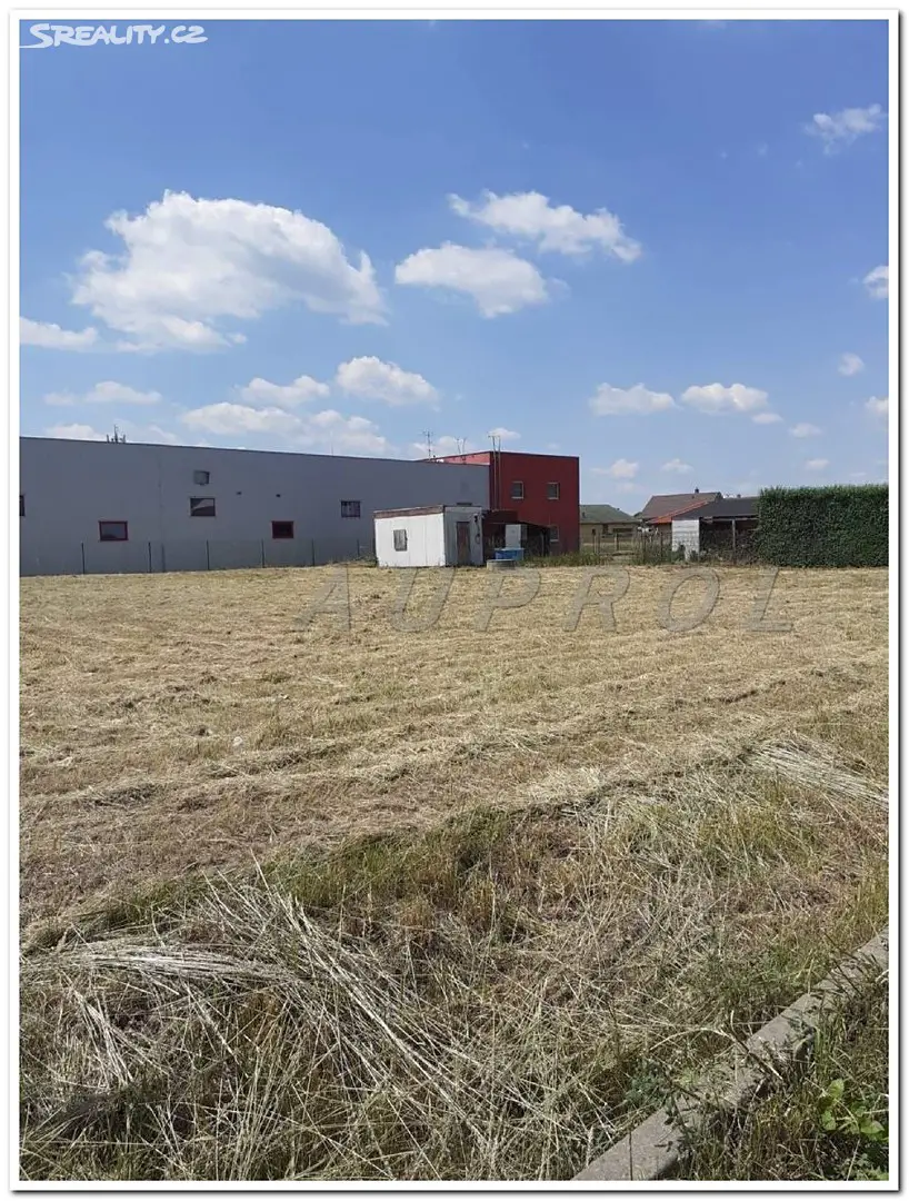 Prodej  stavebního pozemku 1 240 m², Libišany, okres Pardubice