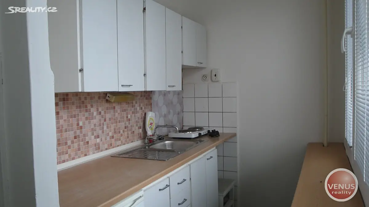 Pronájem bytu 1+kk 35 m², Baarova, Hradec Králové - Pražské Předměstí