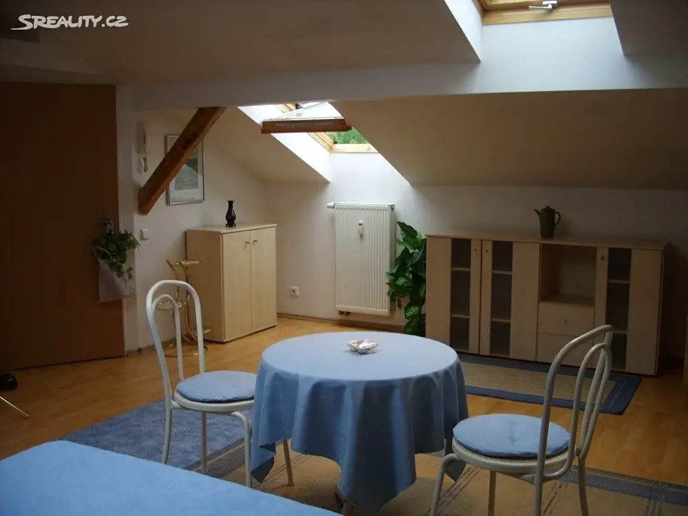 Pronájem bytu 1+kk 34 m², Nádražní, Karlovy Vary - Stará Role