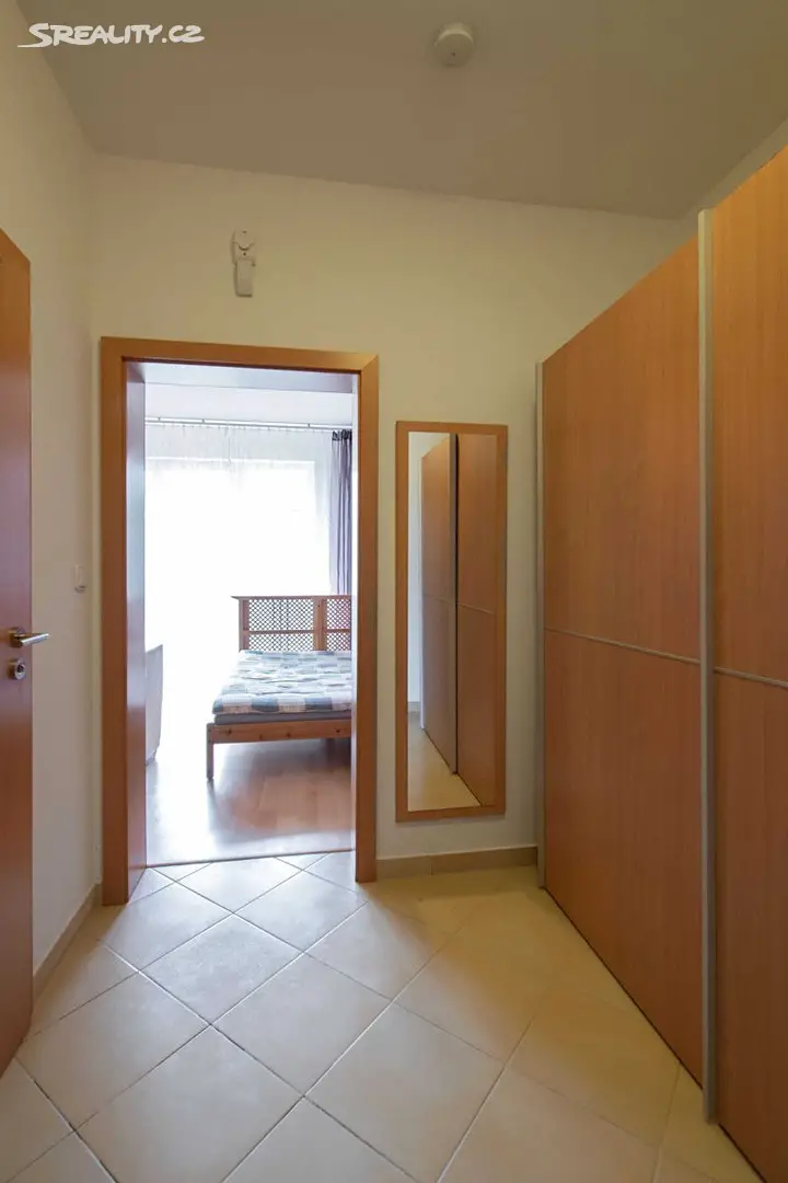 Pronájem bytu 1+kk 40 m², Penízovková, Praha 10 - Pitkovice