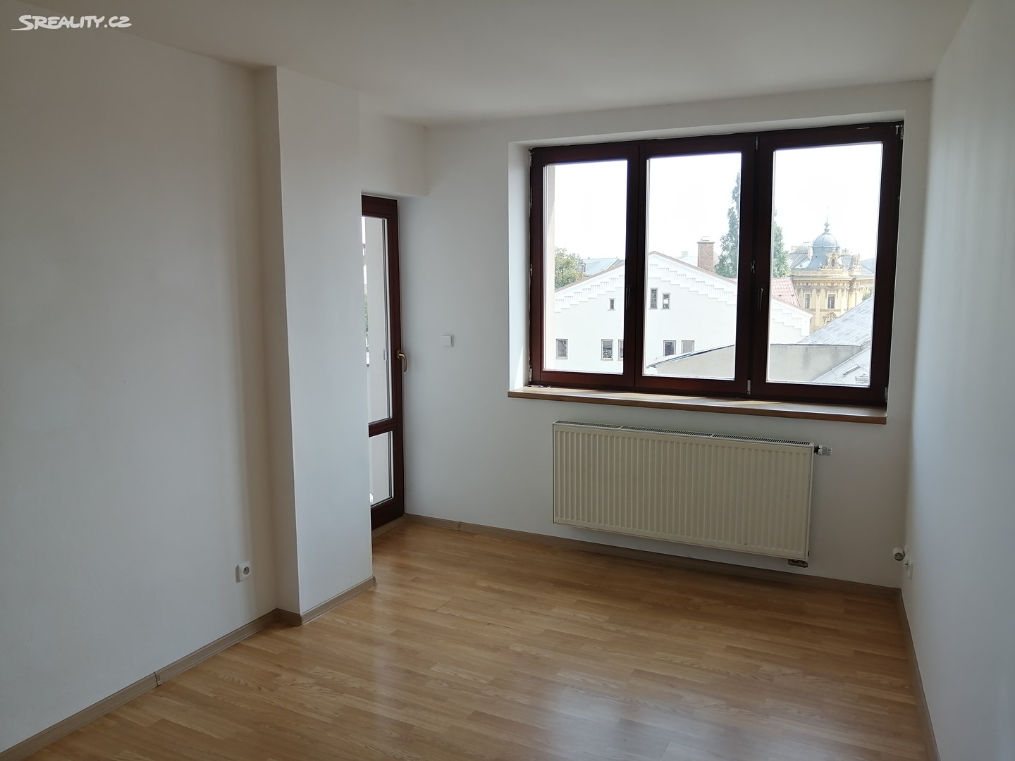Pronájem bytu 3+1 93 m² (Podkrovní), Masarykovo náměstí, Kroměříž