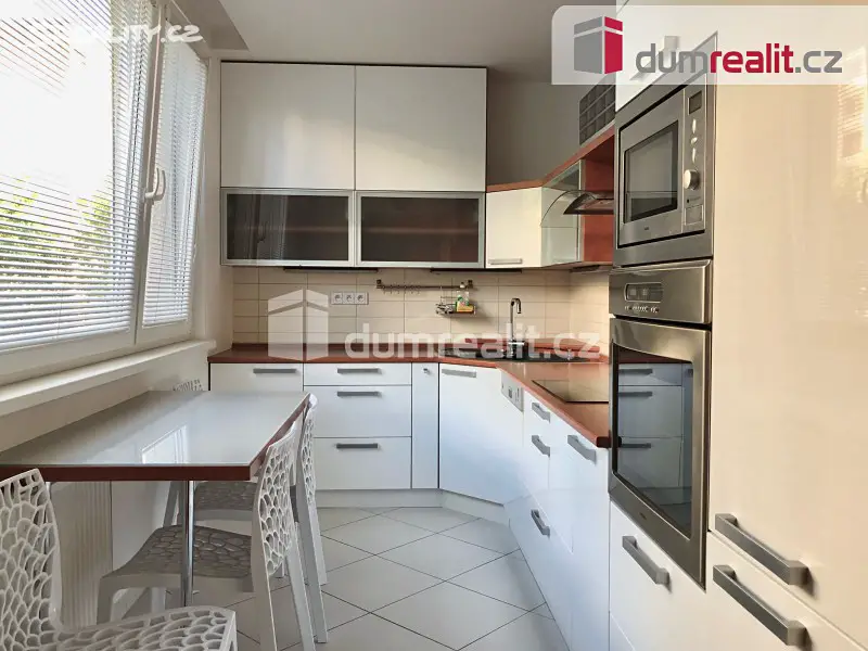 Pronájem bytu 3+1 72 m², SNP, Zlín