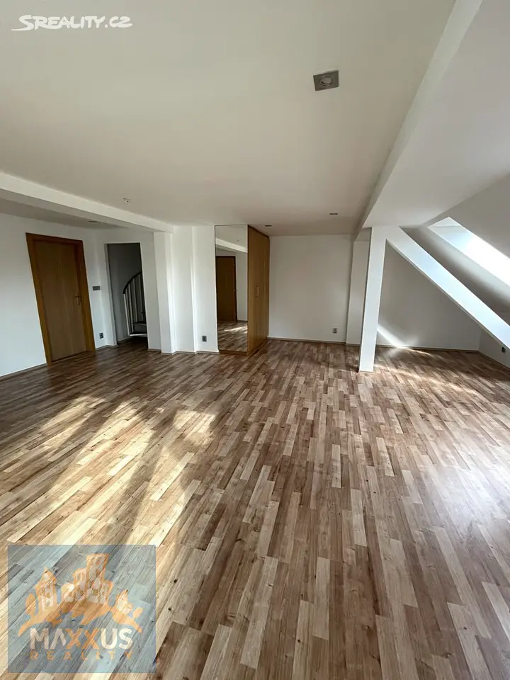 Pronájem bytu 3+kk 120 m², Malá Štěpánská, Praha 2 - Nové Město