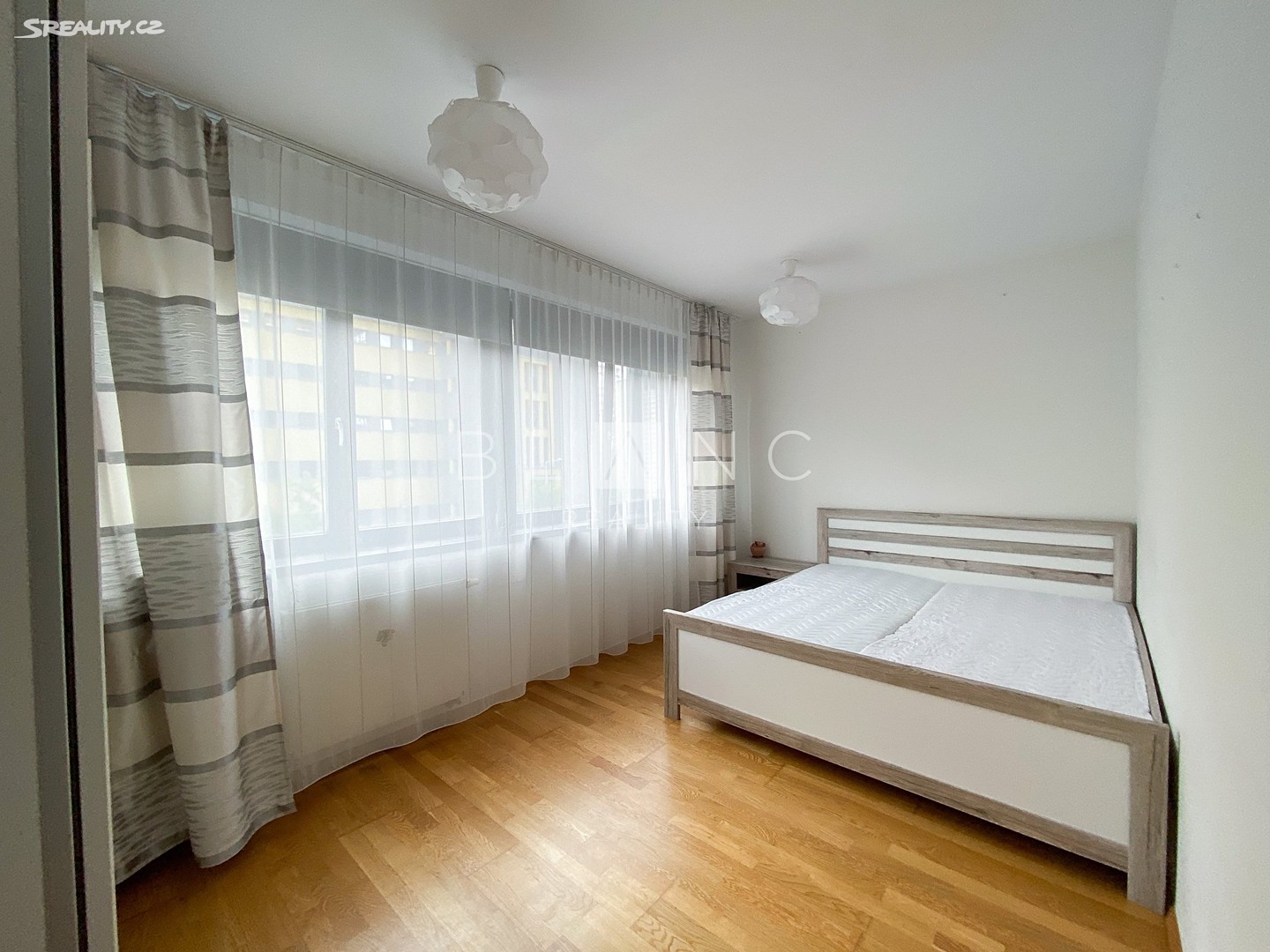 Pronájem bytu 3+kk 87 m² (Mezonet), Pitterova, Praha 3 - Žižkov