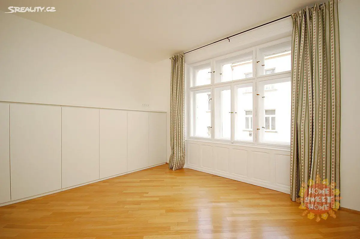 Pronájem bytu 4+1 104 m², Odborů, Praha 2 - Nové Město