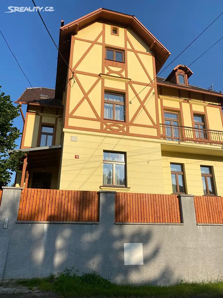 Prodej  vily 400 m², pozemek 1 034 m², Kyselka - Radošov, okres Karlovy Vary