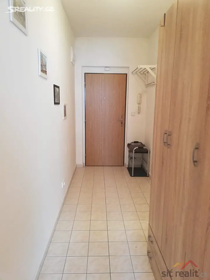 Pronájem bytu 1+kk 35 m², Lipnická, Praha 9 - Kyje