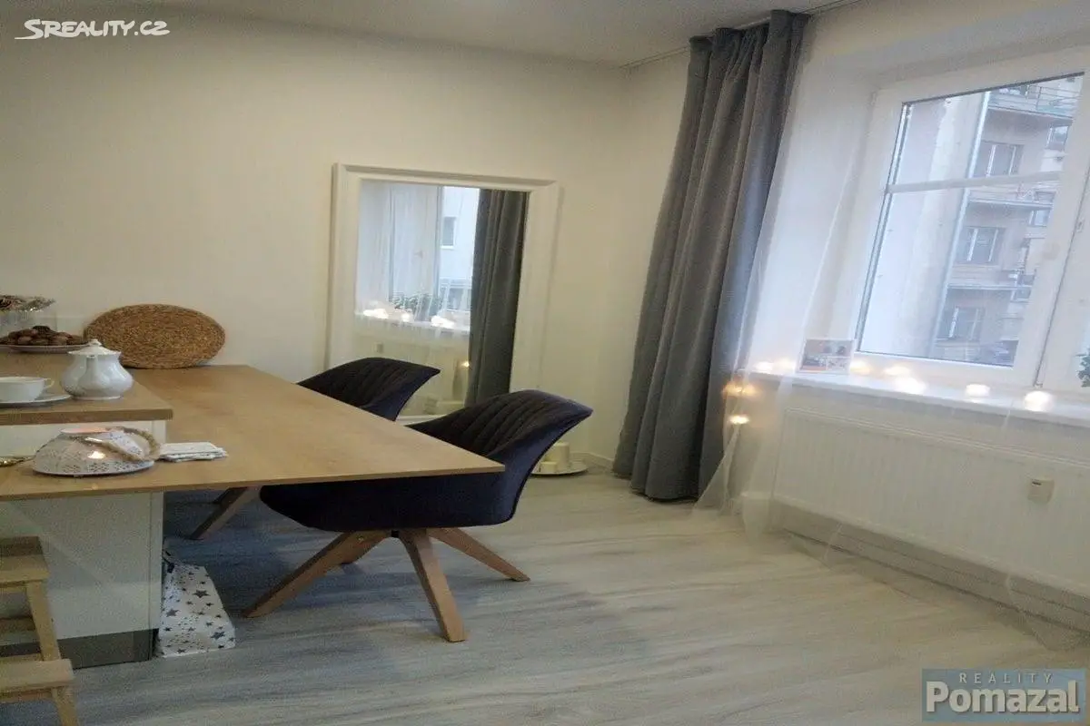 Pronájem bytu 1+kk 30 m², Dvorecké náměstí, Praha 4 - Podolí