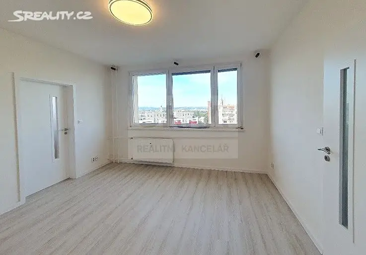 Pronájem bytu 2+1 45 m², Politických vězňů, Olomouc - Neředín