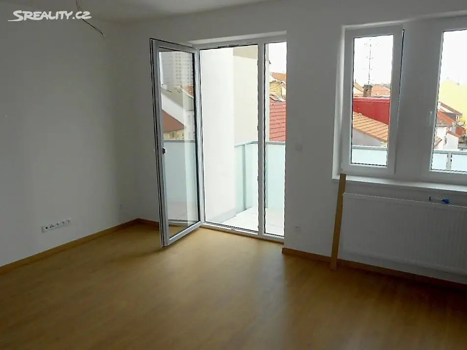 Pronájem bytu 2+kk 57 m², B. Smetany, České Budějovice - České Budějovice 3