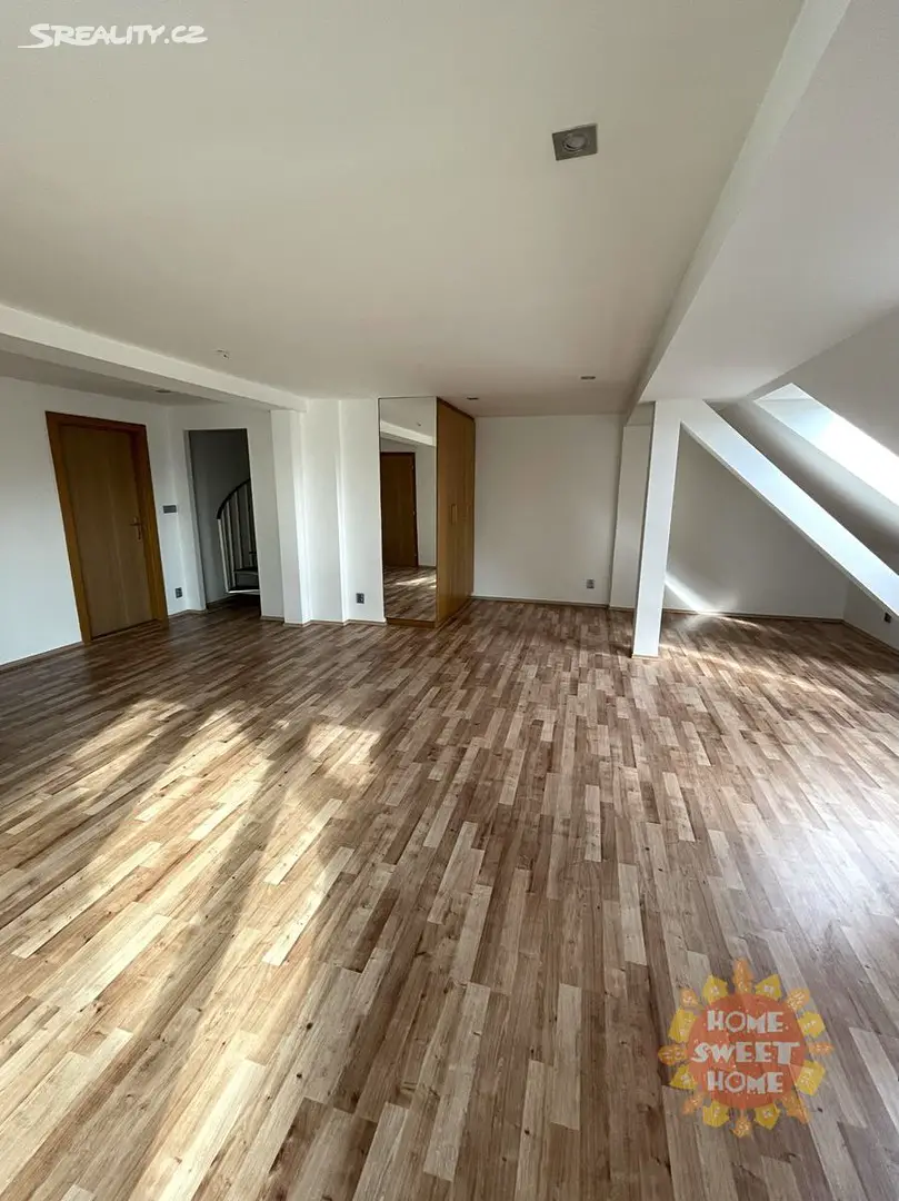 Pronájem bytu 3+1 120 m², Malá Štěpánská, Praha 2 - Nové Město