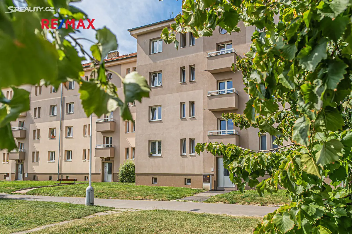 Pronájem bytu 2+1 55 m², Unhošťská, Kladno - Kročehlavy