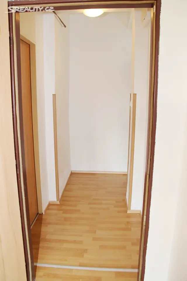 Pronájem bytu 2+1 44 m², Obětí 6. května, Praha 4 - Krč