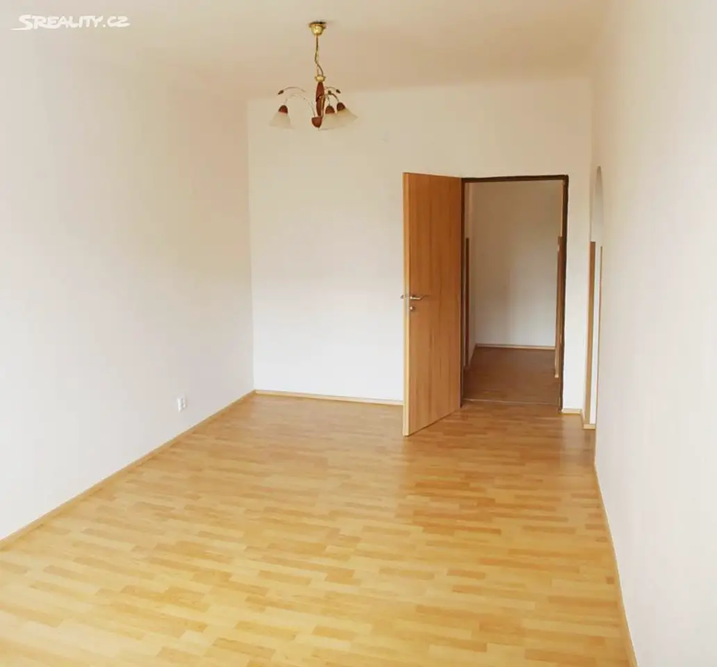 Pronájem bytu 2+1 44 m², Obětí 6. května, Praha 4 - Krč