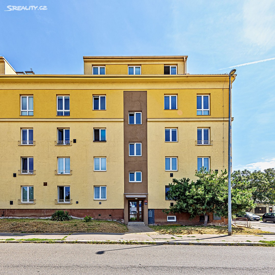 Prodej bytu 3+1 63 m², Chvalská, Praha 9 - Hloubětín