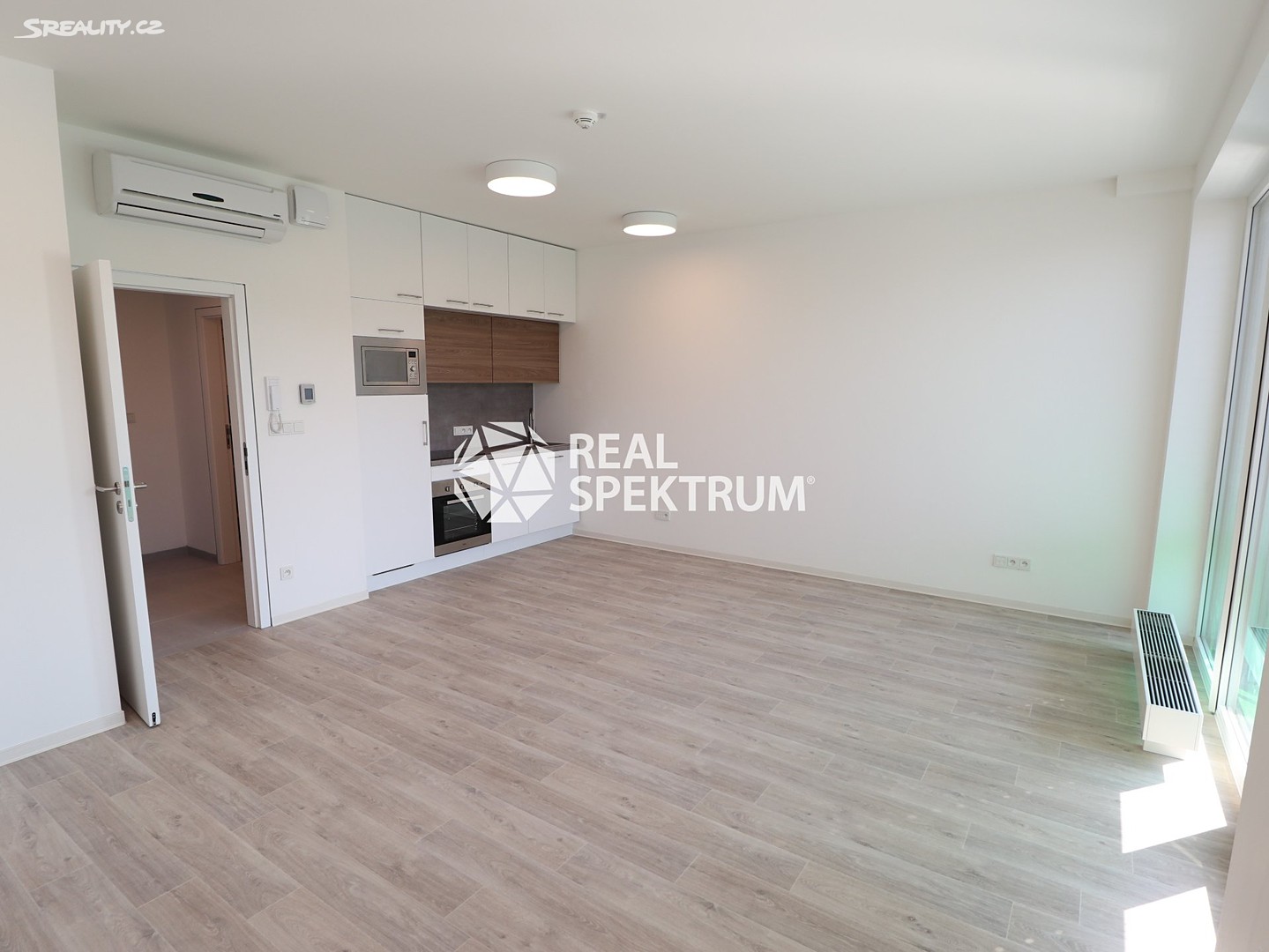 Pronájem bytu 1+kk 40 m², Svatopetrská, Brno - Komárov
