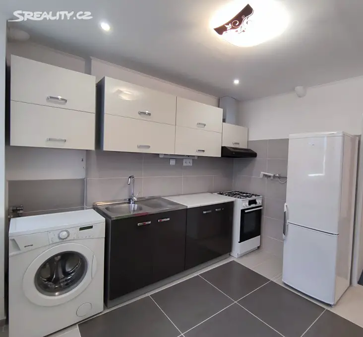 Pronájem bytu 3+1 70 m², Nad strouhou, Praha - Braník