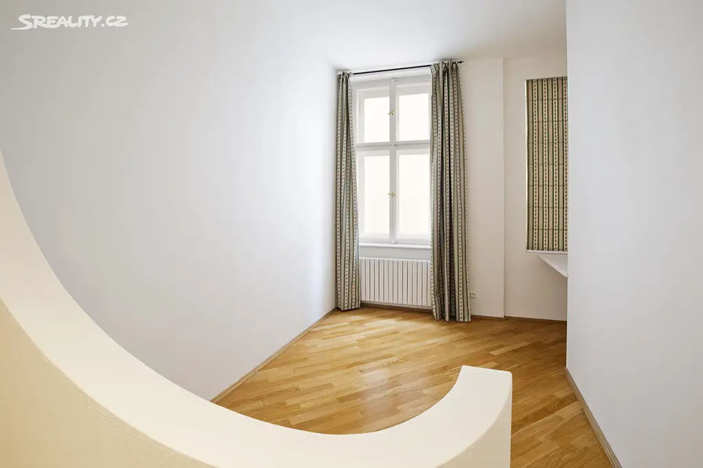 Pronájem bytu 4+1 126 m², Odborů, Praha 2 - Nové Město