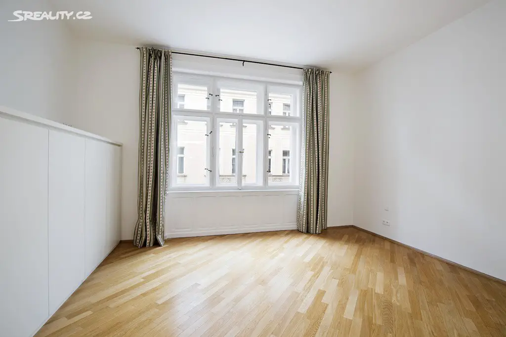 Pronájem bytu 4+1 126 m², Odborů, Praha 2 - Nové Město