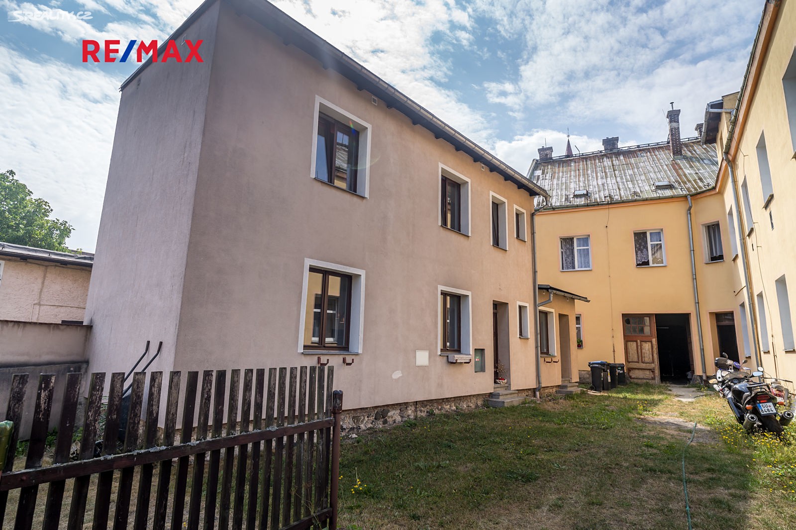 Prodej  rodinného domu 128 m², pozemek 50 m², Husovo náměstí, Chabařovice